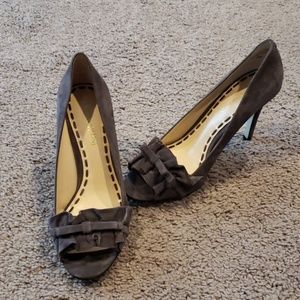 Enzo angiolini grey suede heels